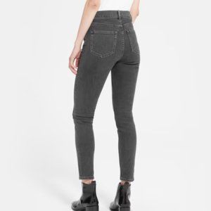 Everlane High-Waisted Straight Slim Jean • EUC